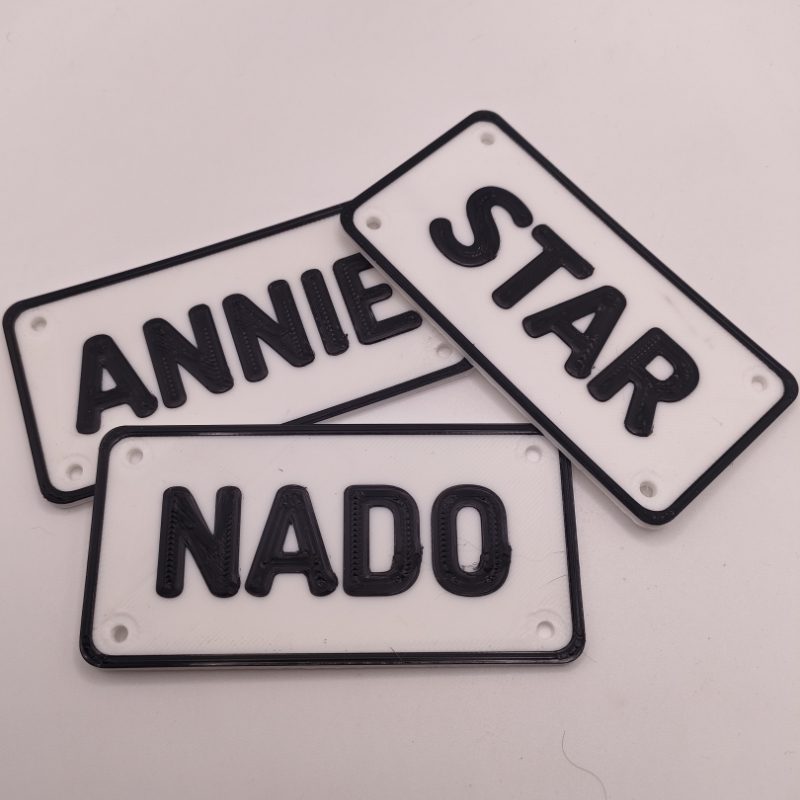 Dog crate outlet name plates